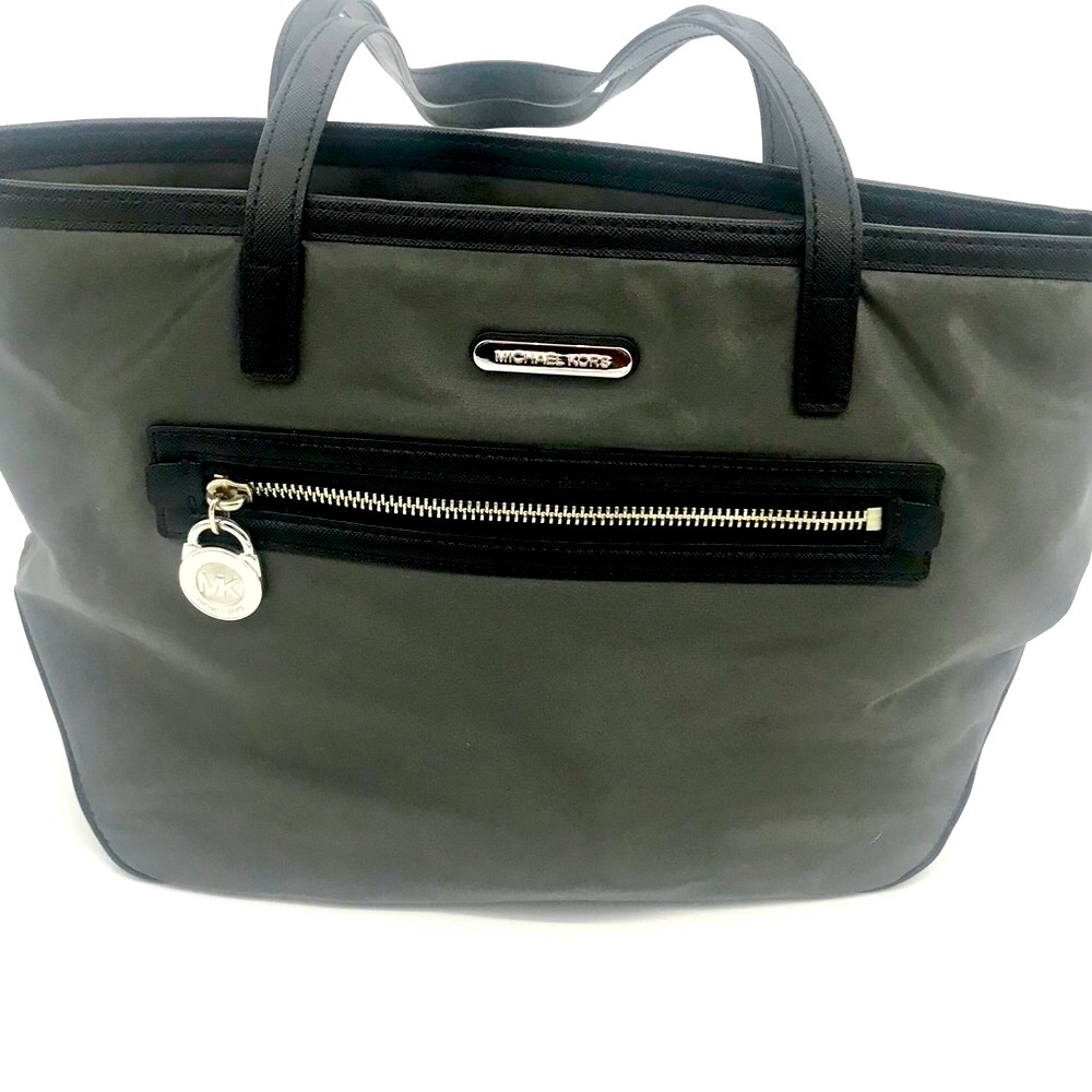 Michael Kors’ bag